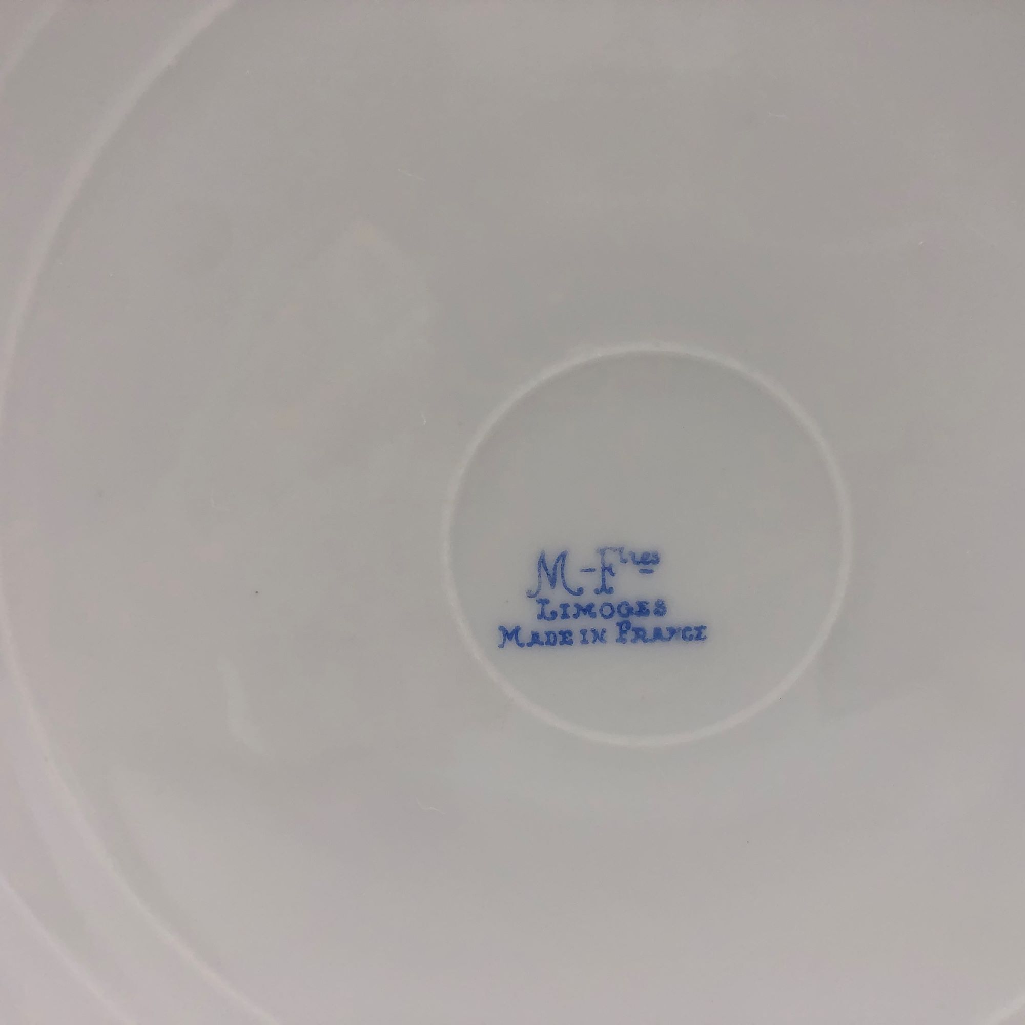 Set of 5 flat plates in Limoges porcelain