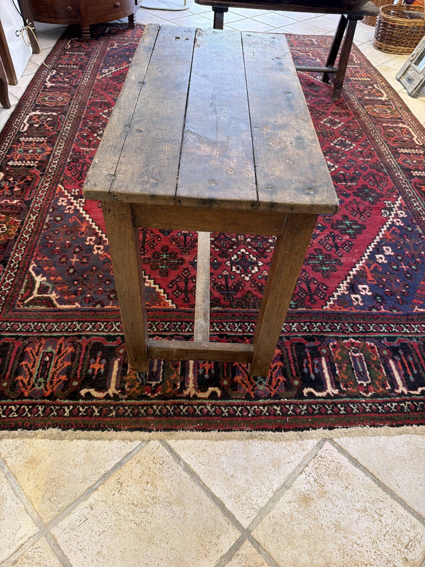 Petite table de ferme ancienne en bois massif – Patine authentique