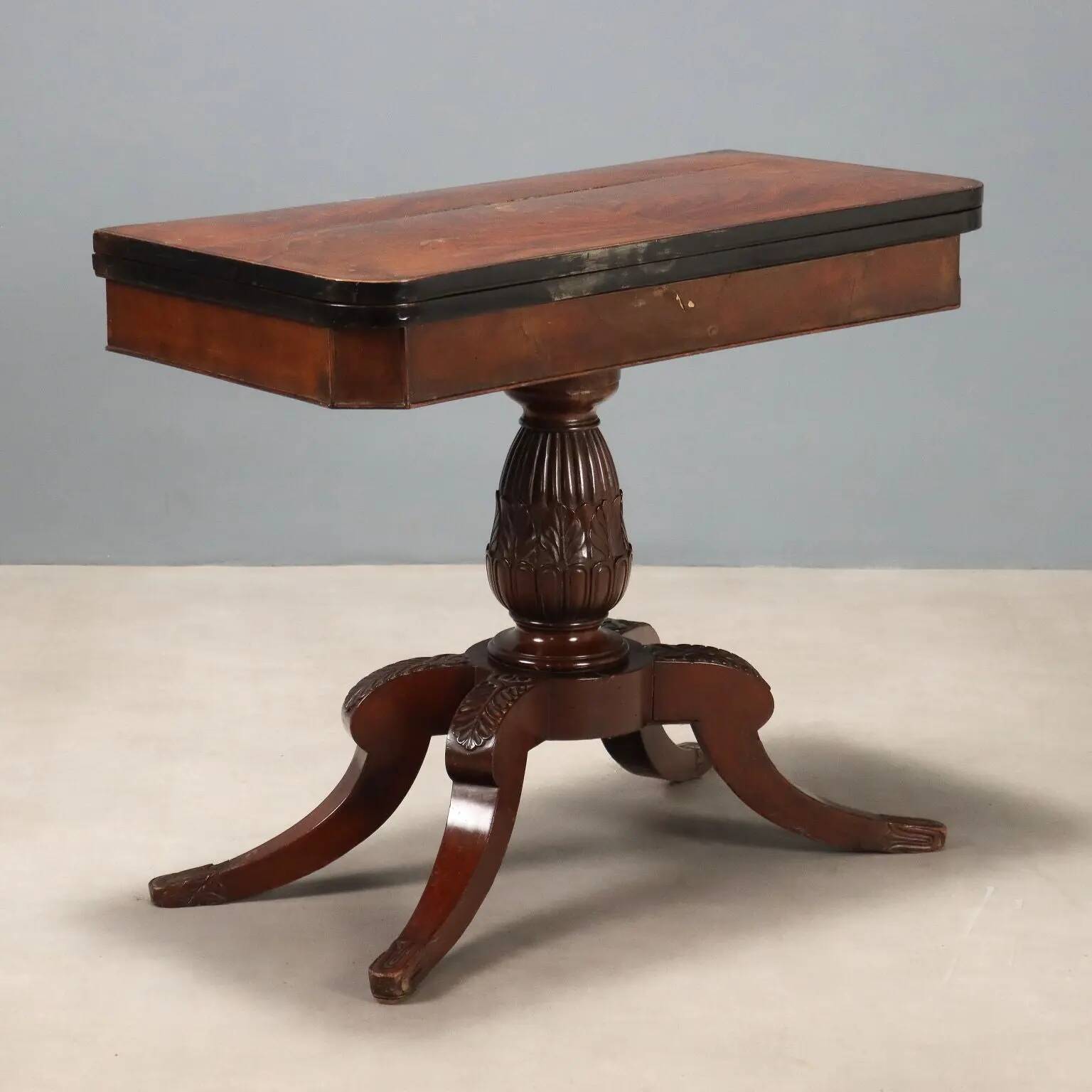Table de jeu ancienne en acajou, Angleterre, milieu du XIXe siècle