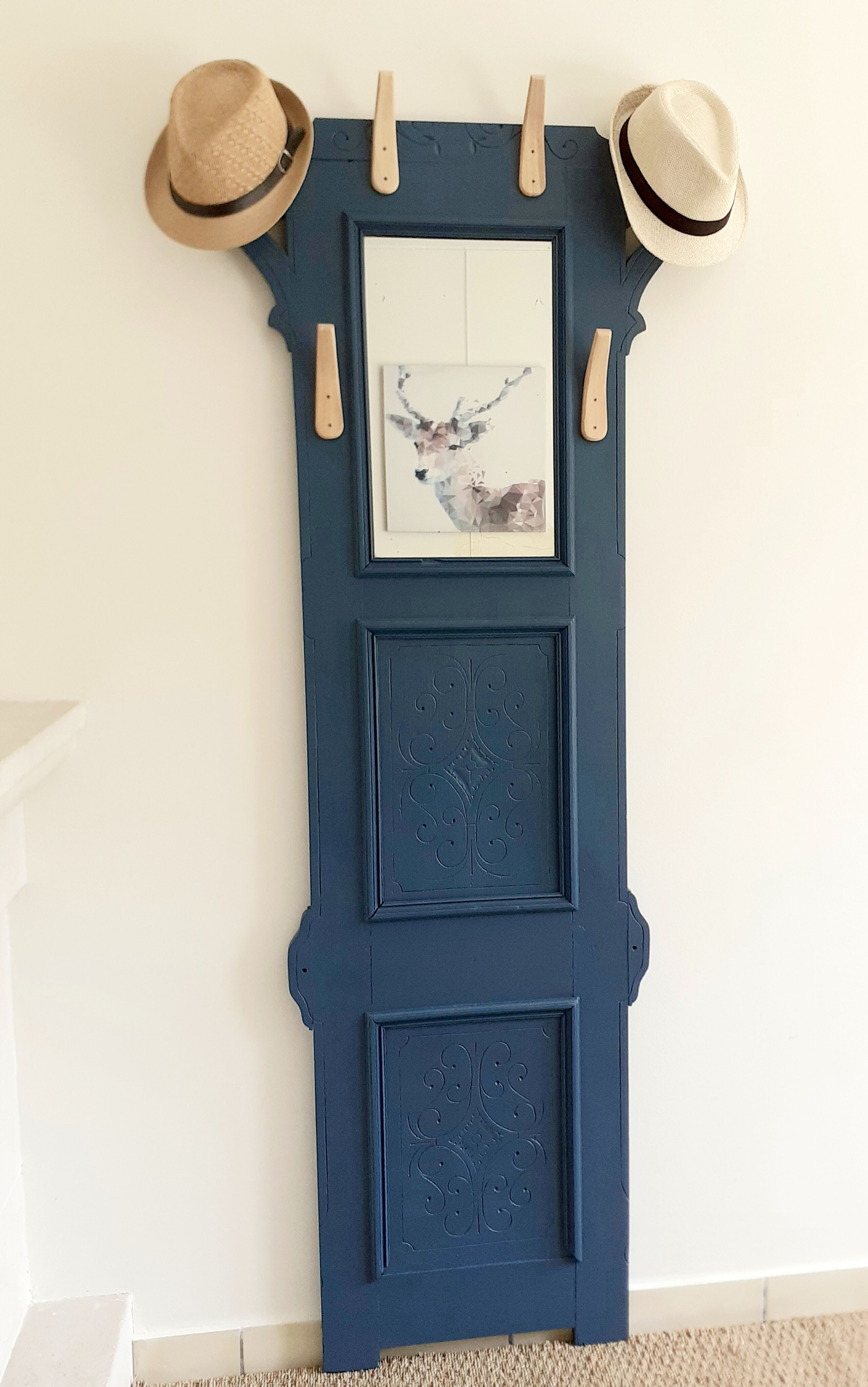 Retro cloakroom coat rack