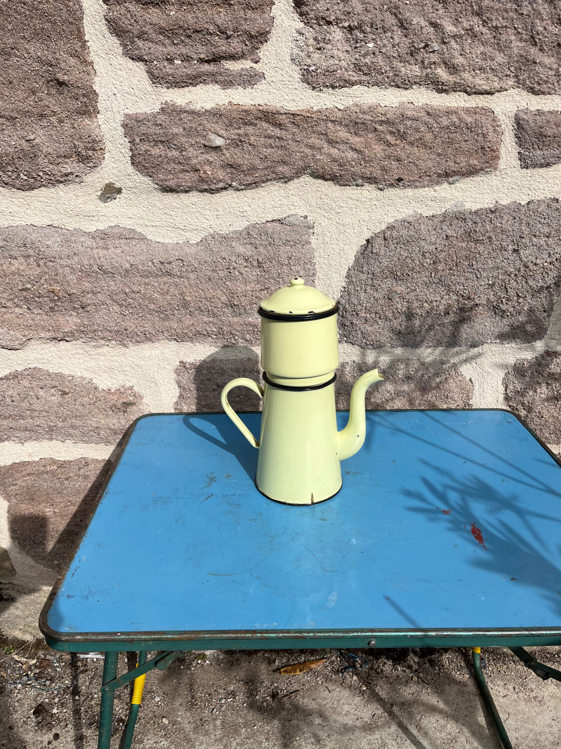 Enamelled coffee maker