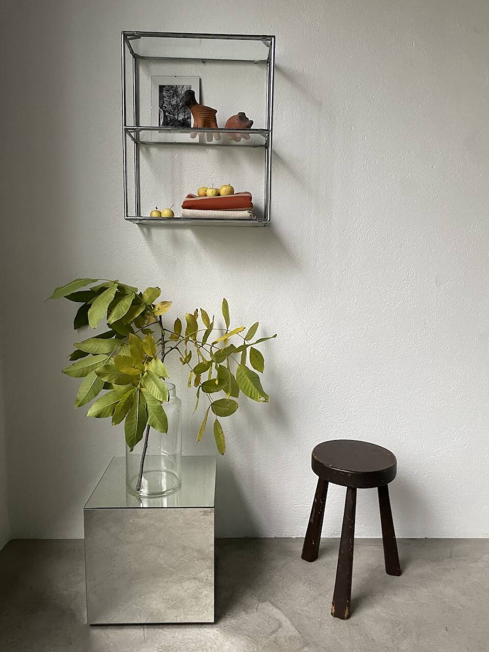 Abstracta Poul Cadovious wall shelf