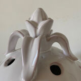 Pique fleur Faïence blanche signed Lallier Moustiers in Sainte Marie Provence