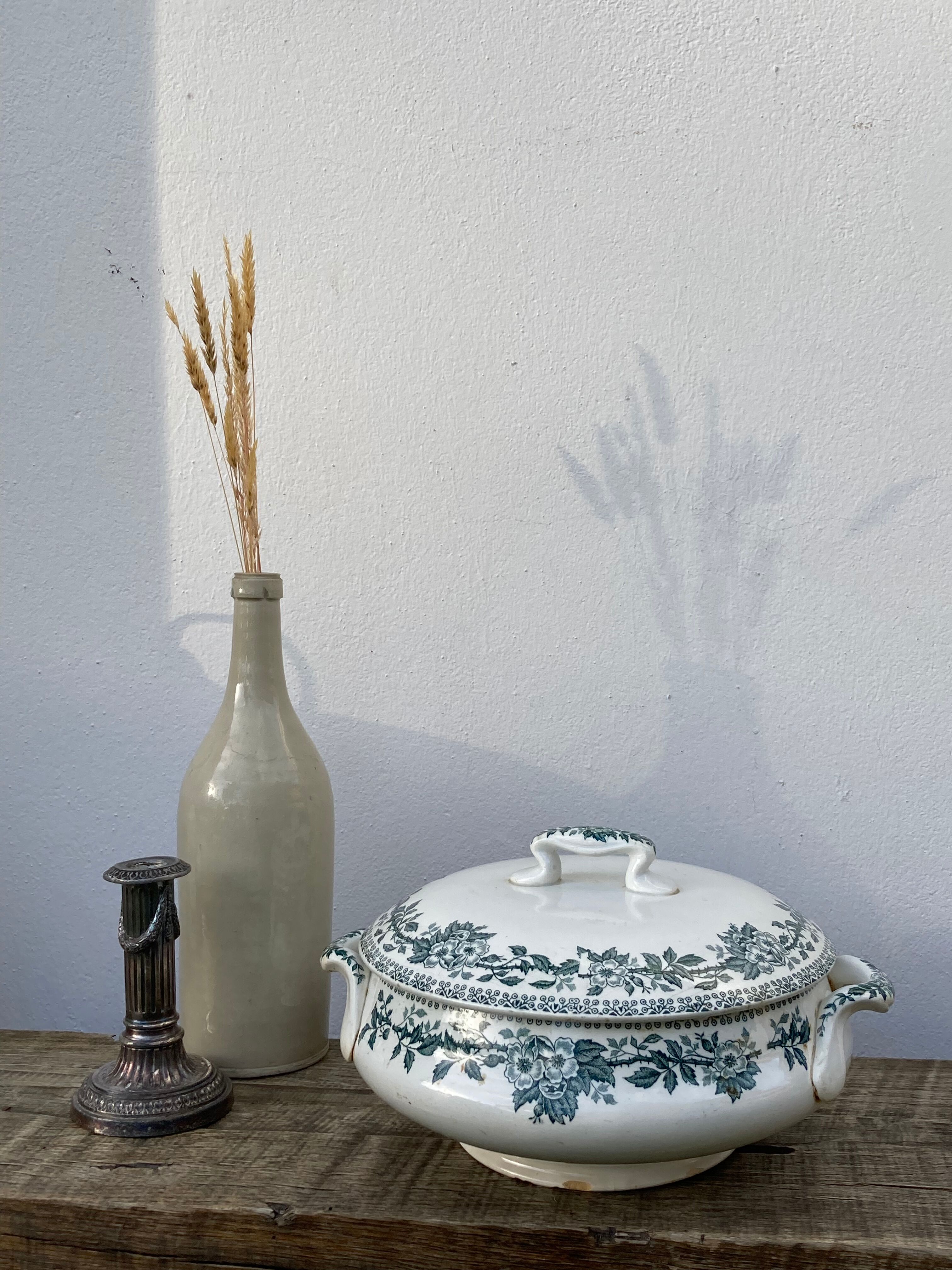 Iron earth tureen Saint Amand Guadeloupe ancient ceramic