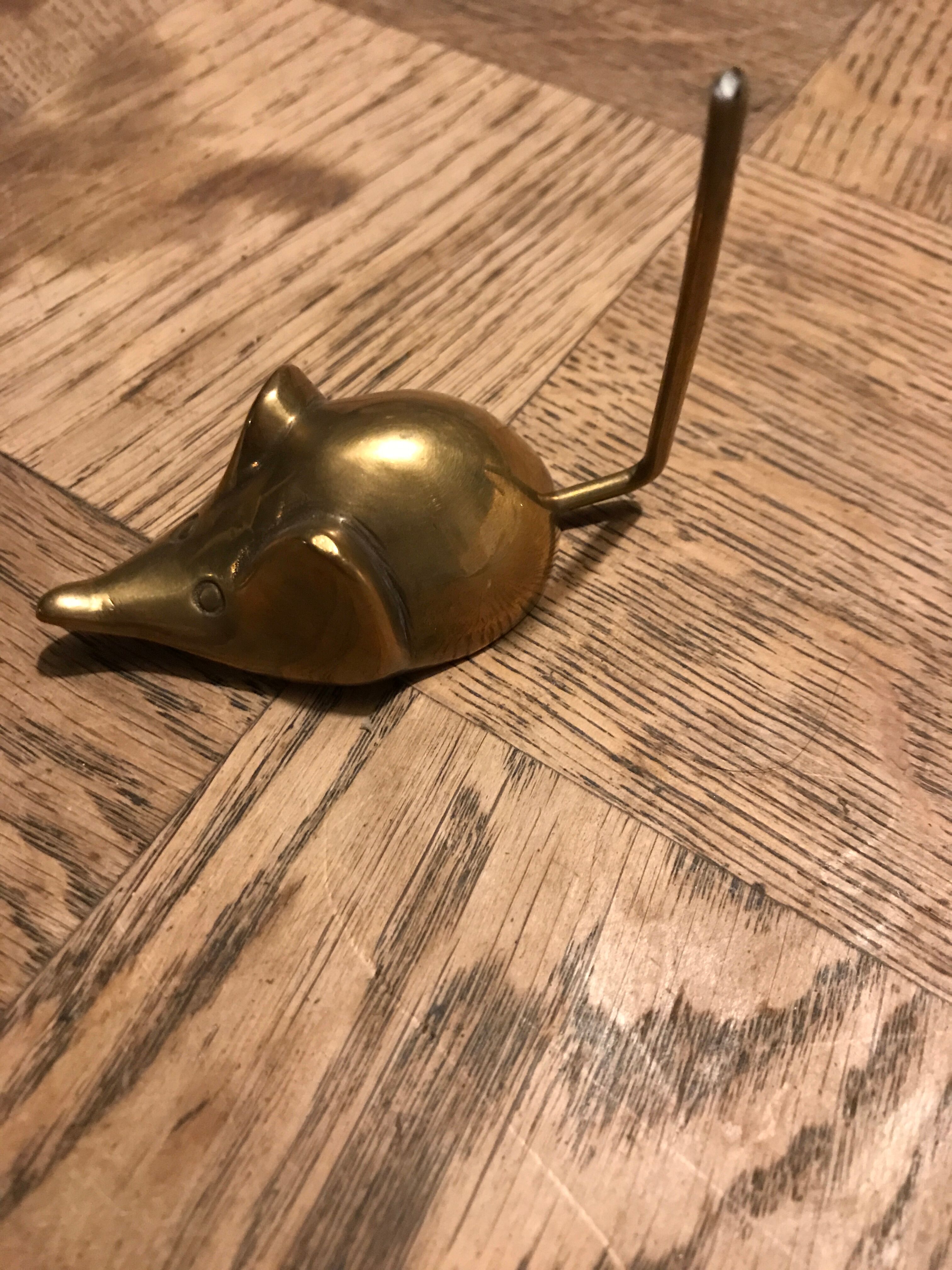 Brass mouse