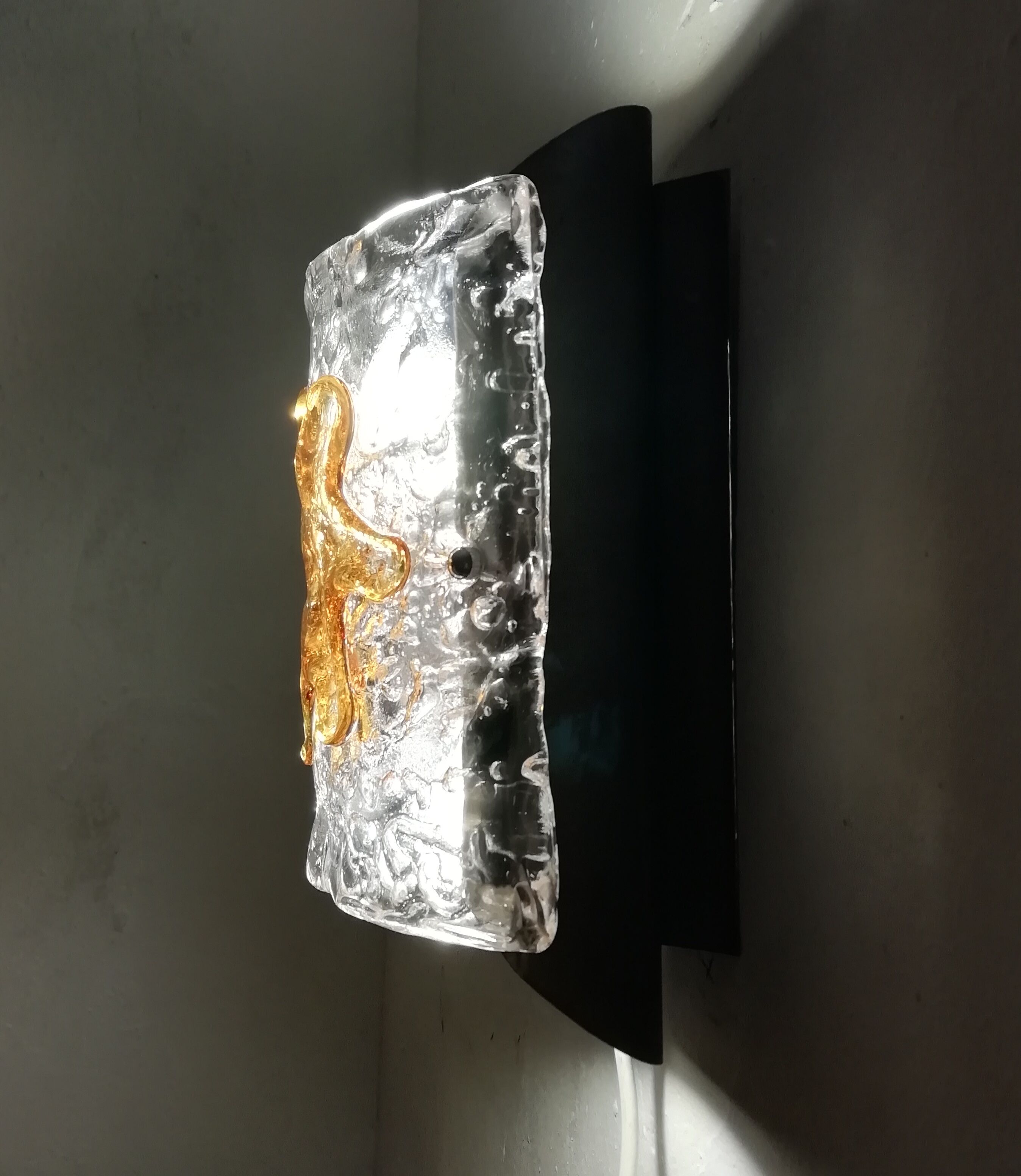 Lampe murale en verre murano « space age »