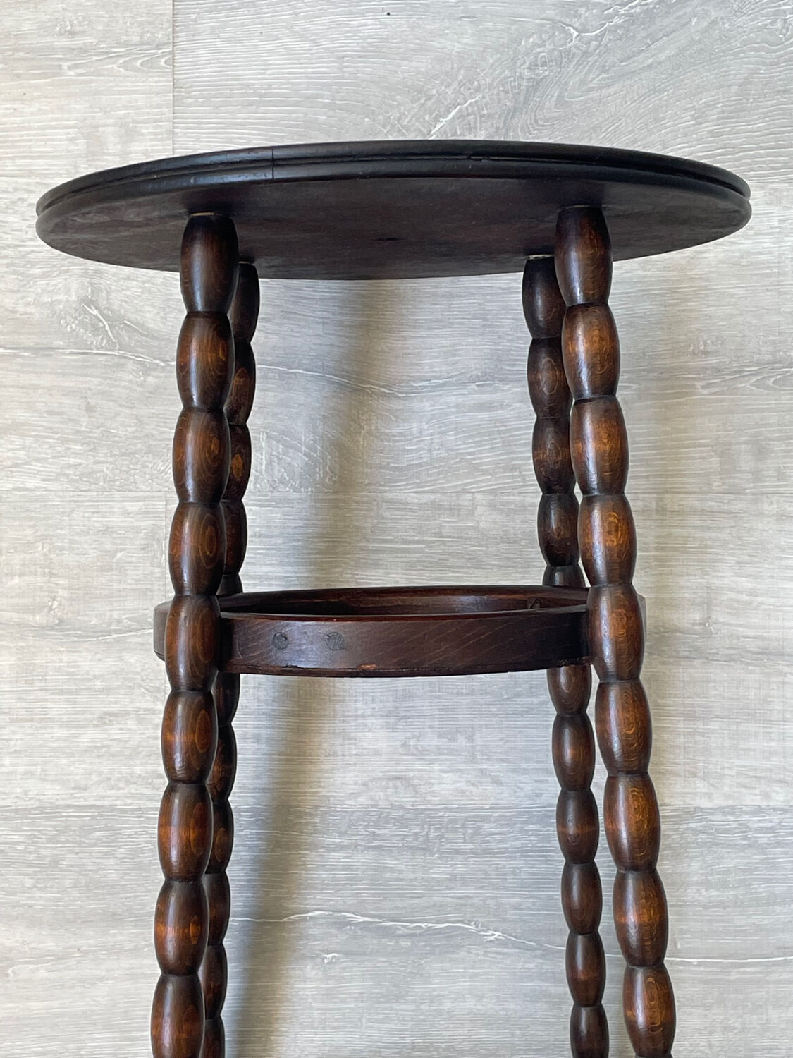 Vintage turned wooden gueridon from the 60s.