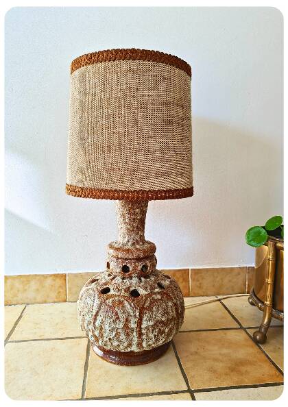 Lampe de sol vintage années 70 en céramique FAT LAVA avec abat-jour