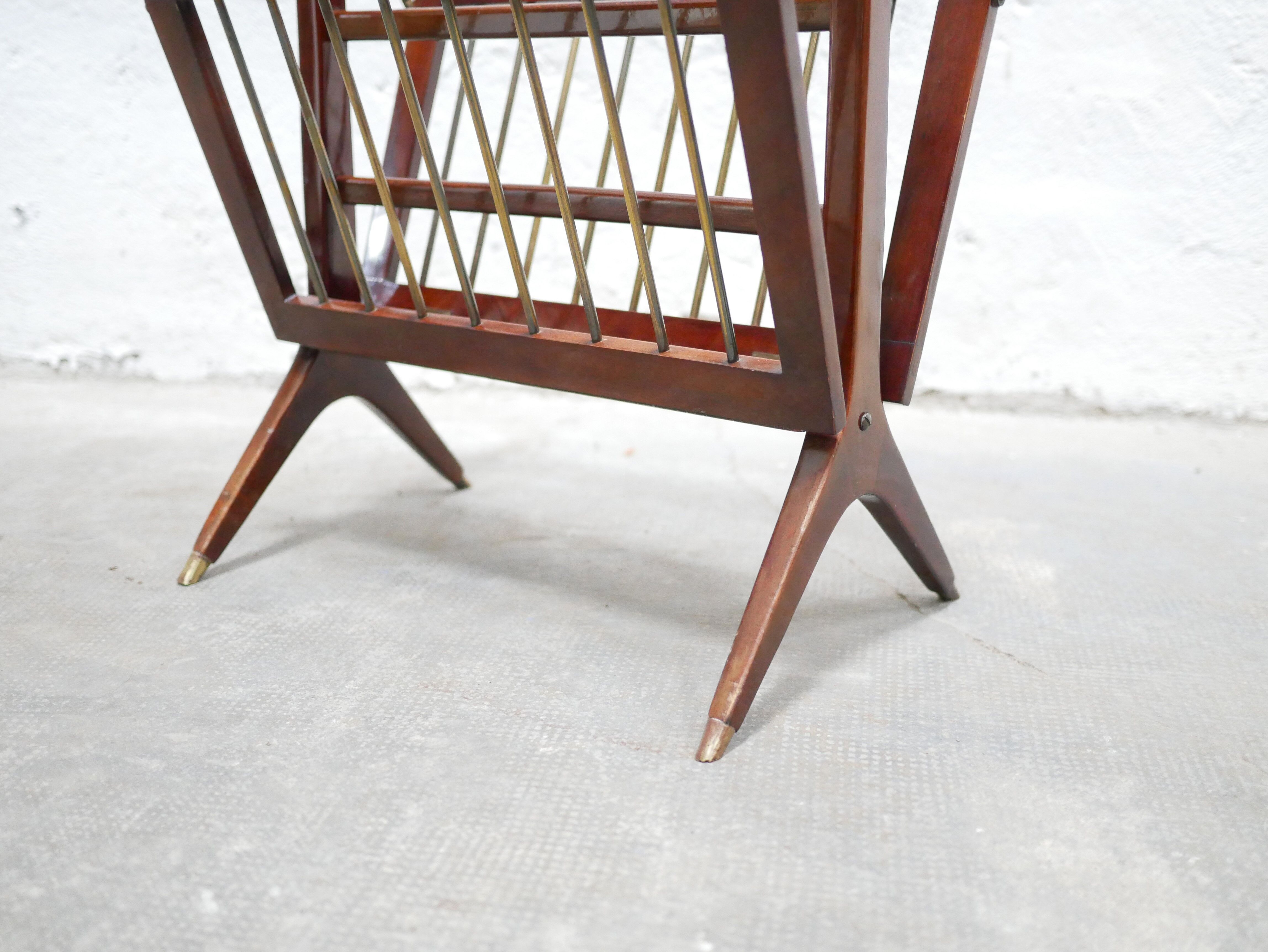 Porte-revues pliable en bois et laiton, Made in Italy