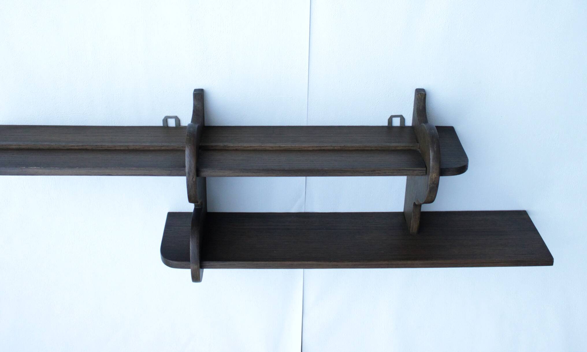 Étagère en bois pour assiette