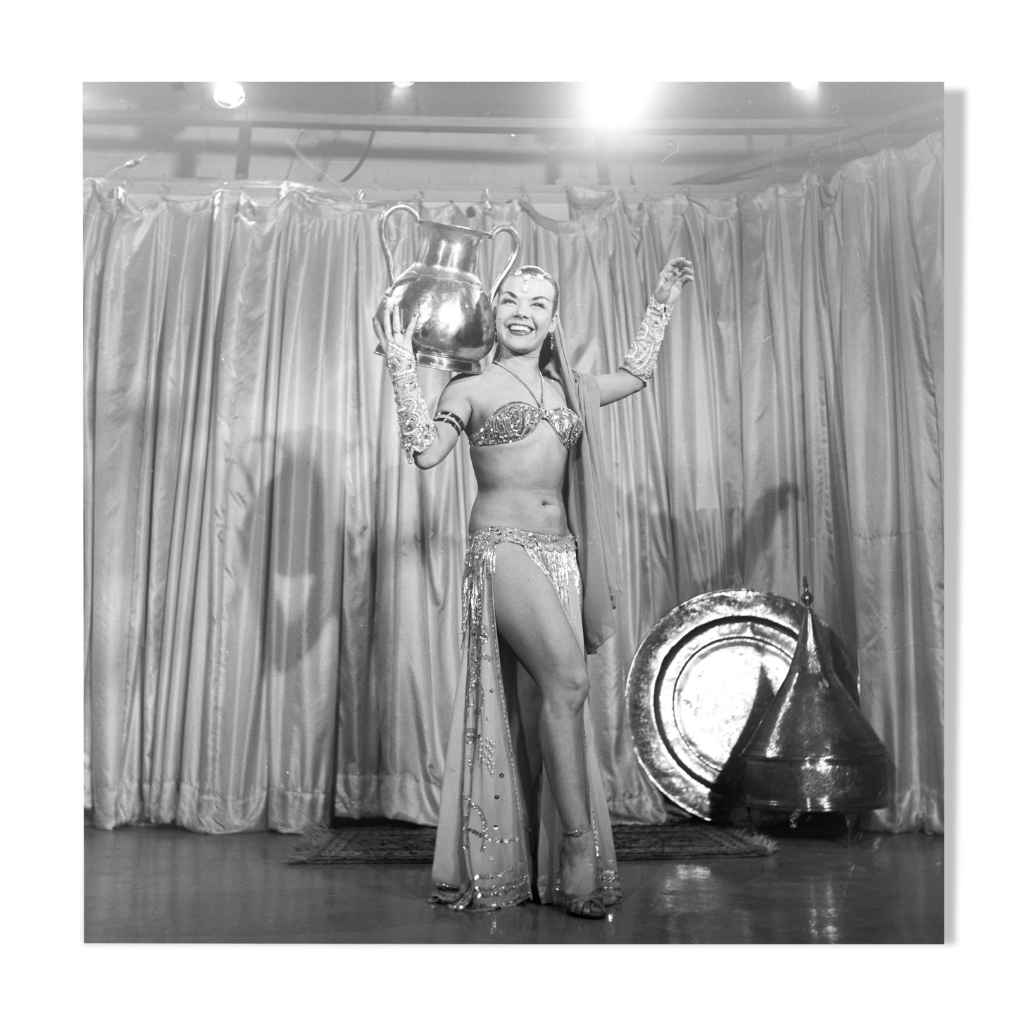 Photo de danseuse orientale  femme papier baryté 300g format 40x40