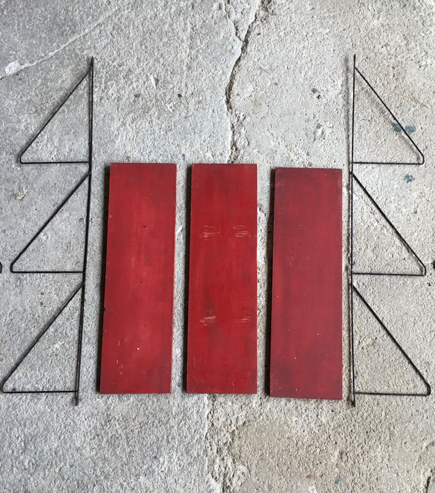 Set of 3 wall shelves thong with metal studs in pins - design 1950