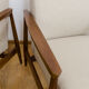 Paire de fauteuils beiges du milieu du siècle