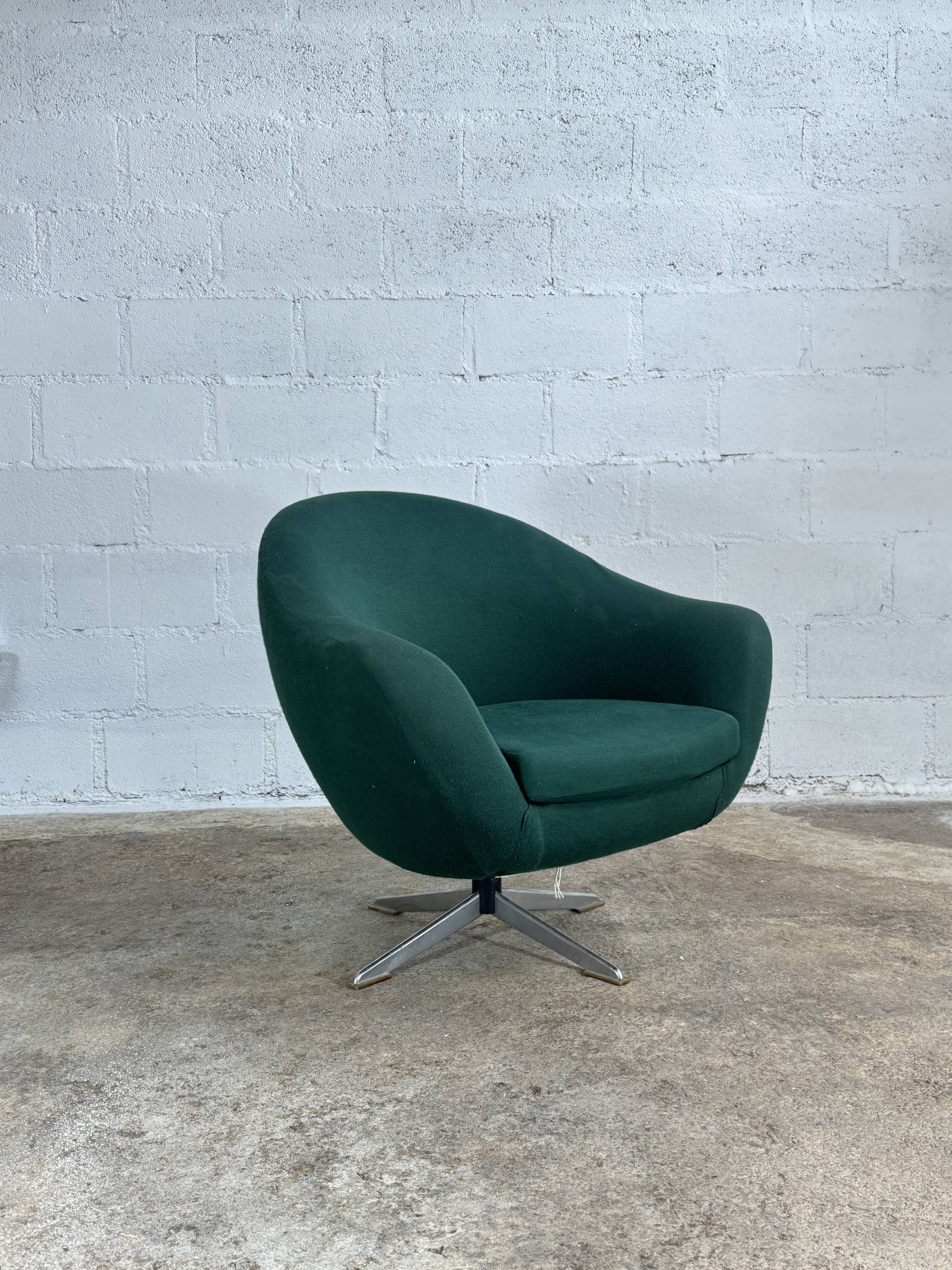 Vintage green egg chair
