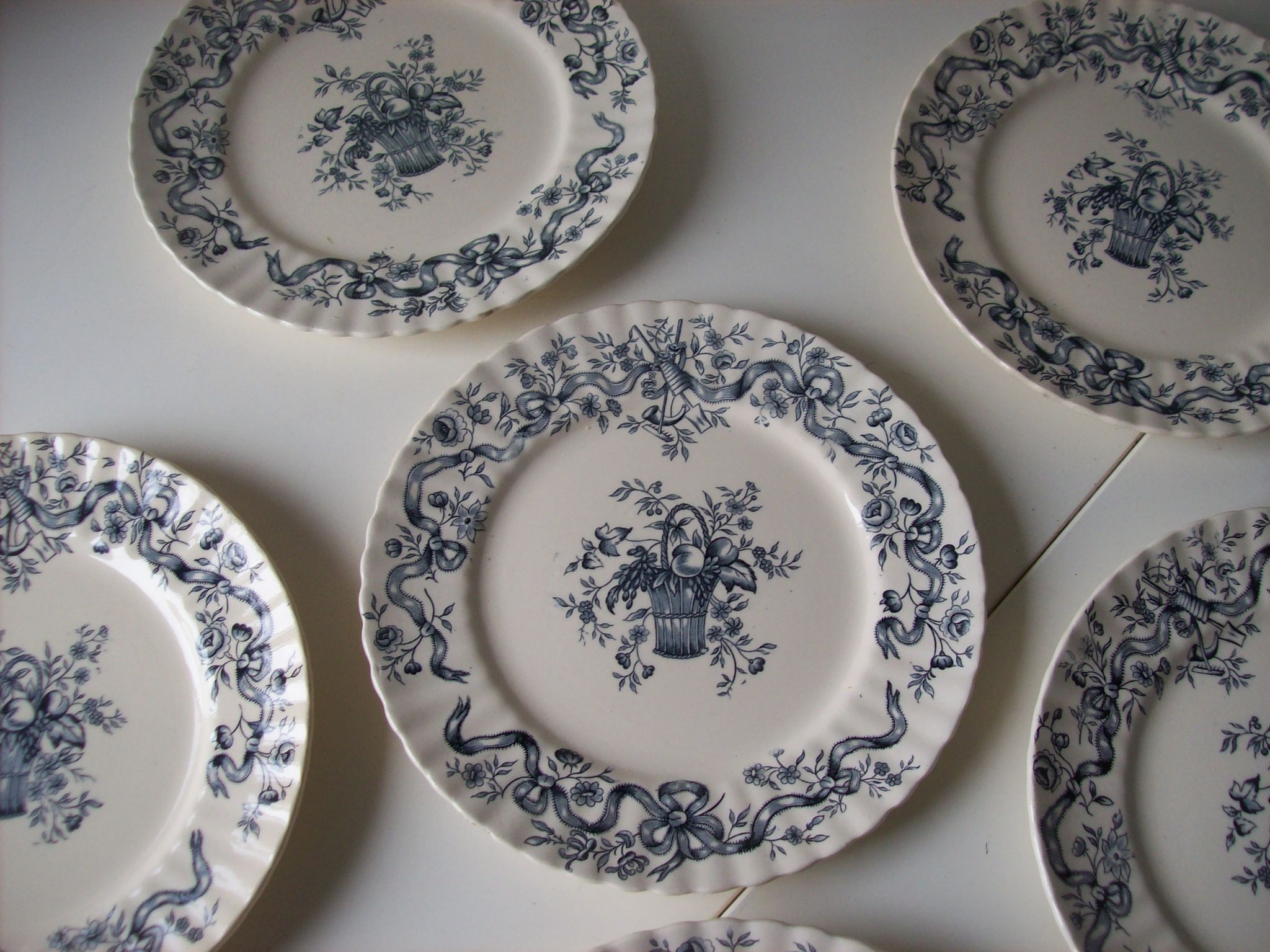 Assiettes anciennes Longchamp
