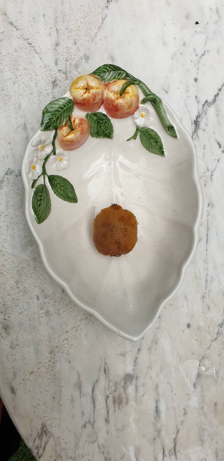 Fruit dish in apple slip