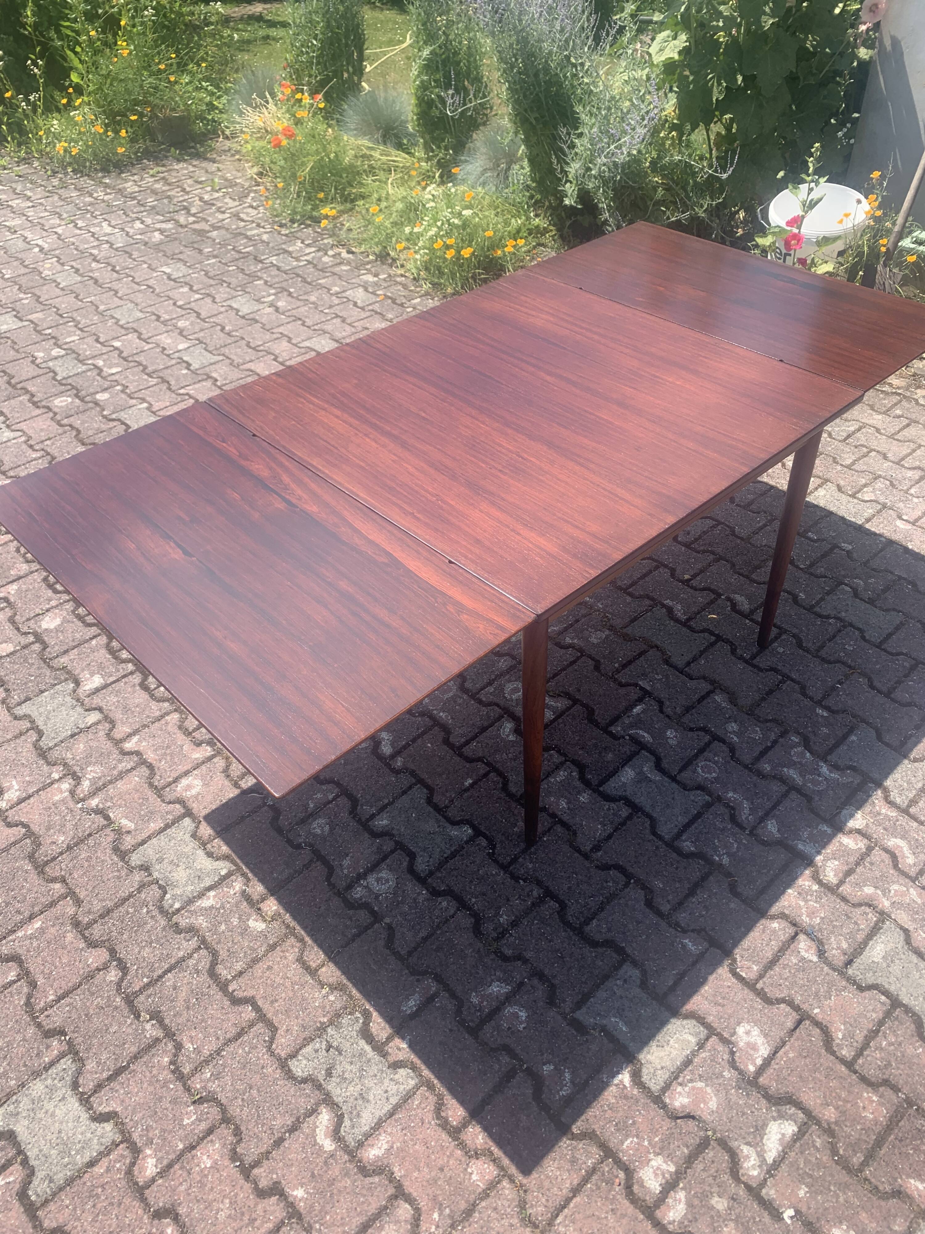 Scandinavian extendable rosewood dining table - 1960