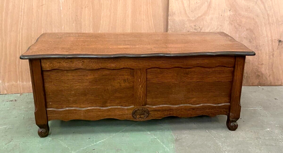 Solid oak toy chest XXth century
