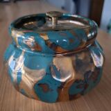 Pot a tabac lucien brisdoux. vernis vert et or. bon joint. vis de serrage i