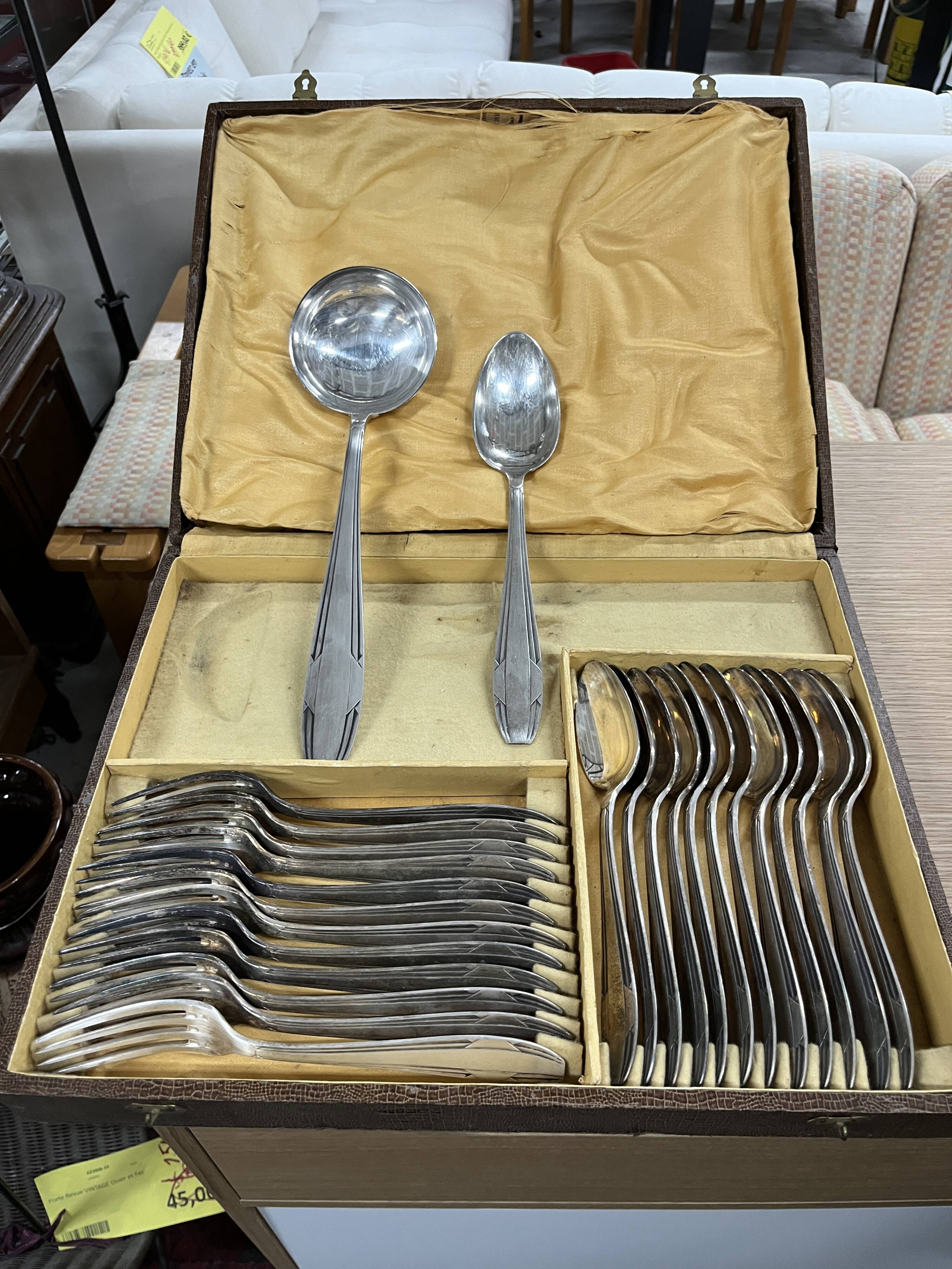 26-piece silver-plated cutlery set from the 1950s