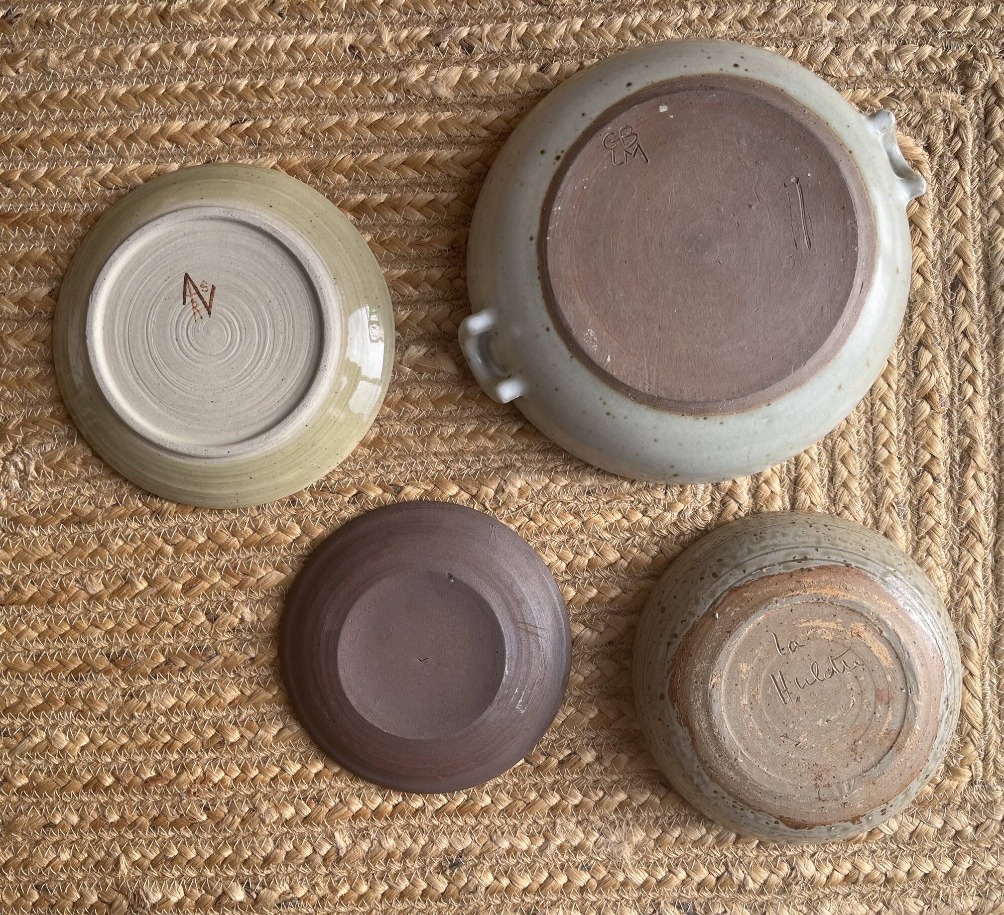 Set of 2 stoneware dishes and 2 plates from the 70s and 80s