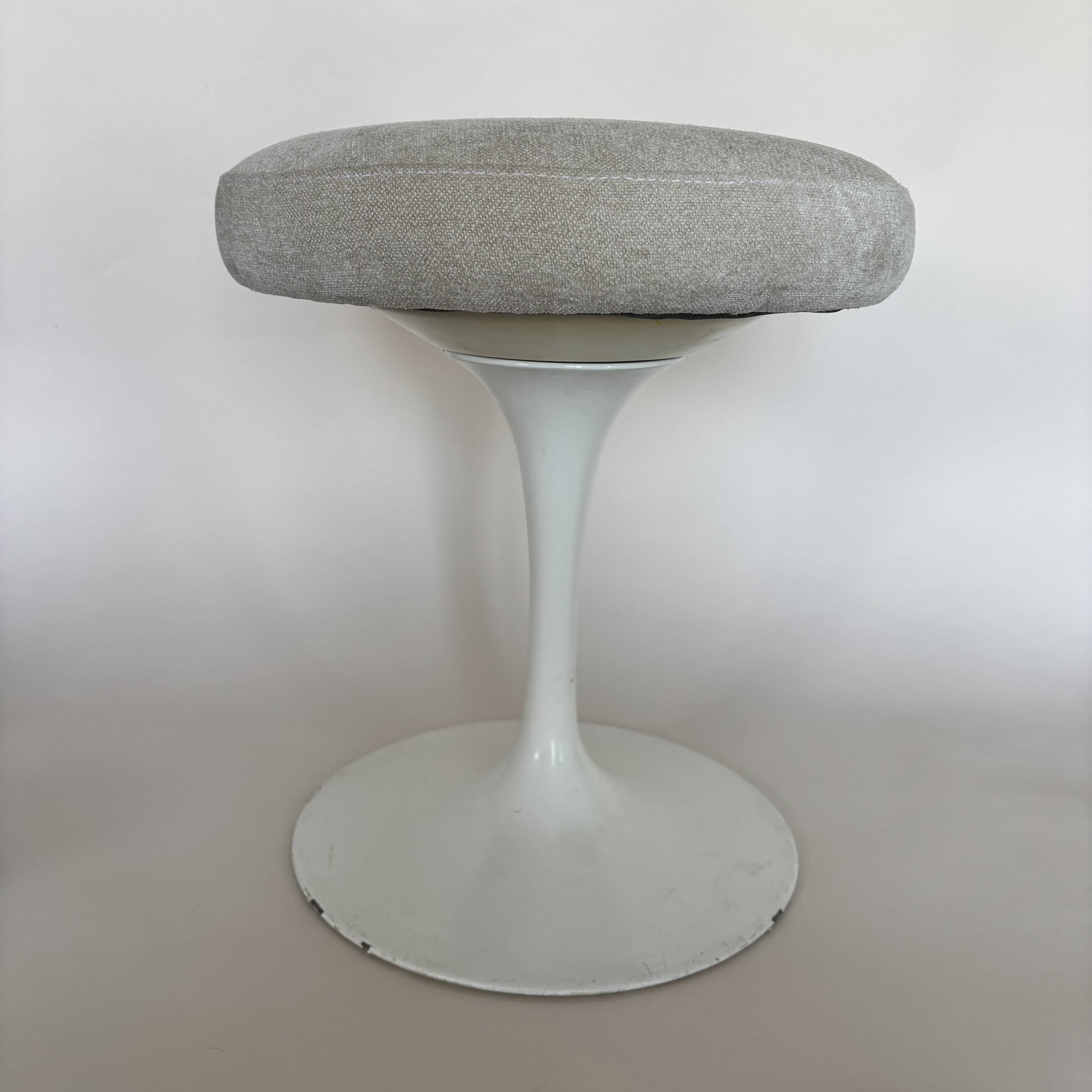 Tulip stool by Eero Saarinen for Knoll
