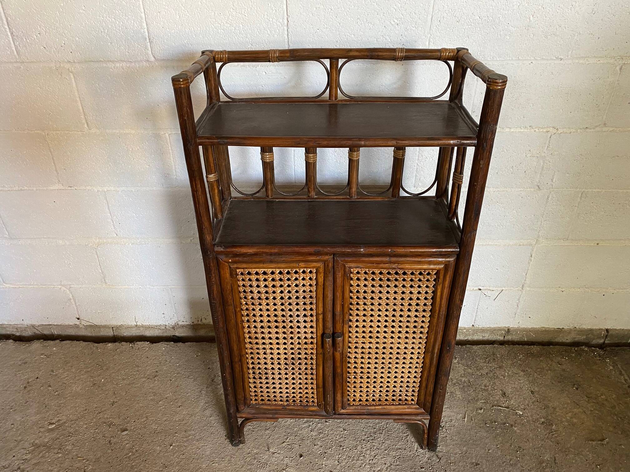 Meuble de rangement en rotin tissé et bambou vintage années 70