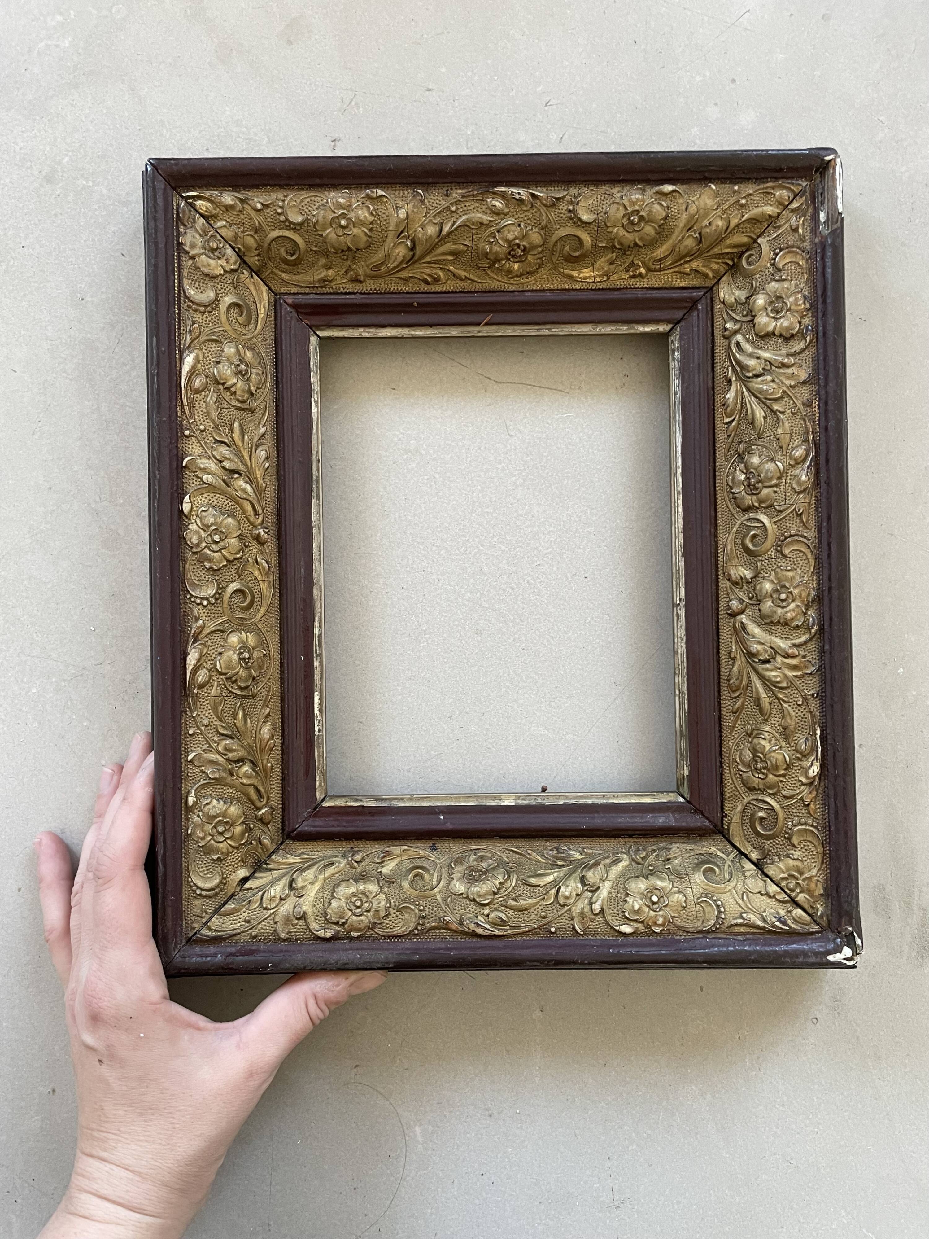 Old golden frame 32x28cm