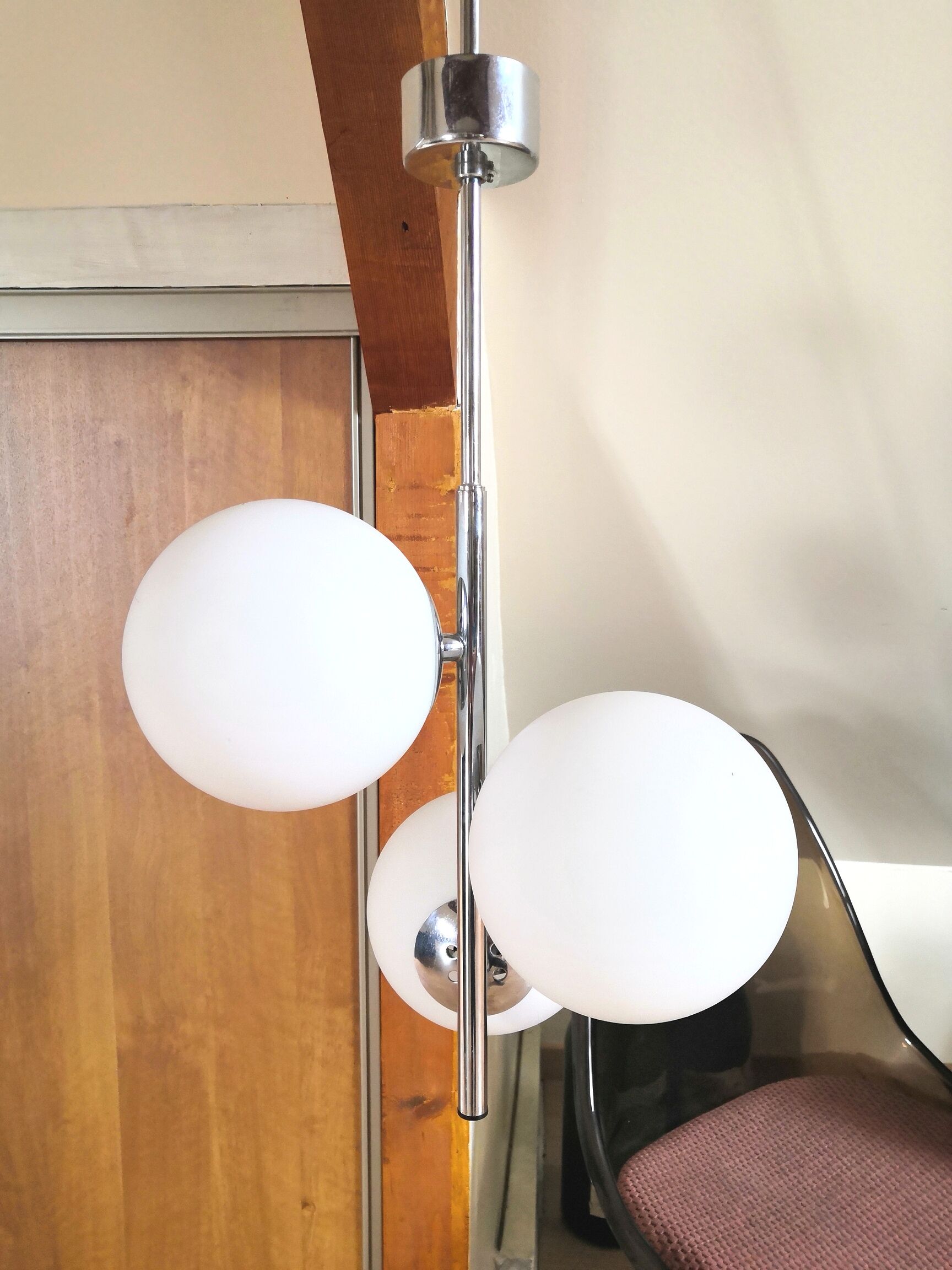 Suspension cluster 3 round opalines and stainless steel design 70s
