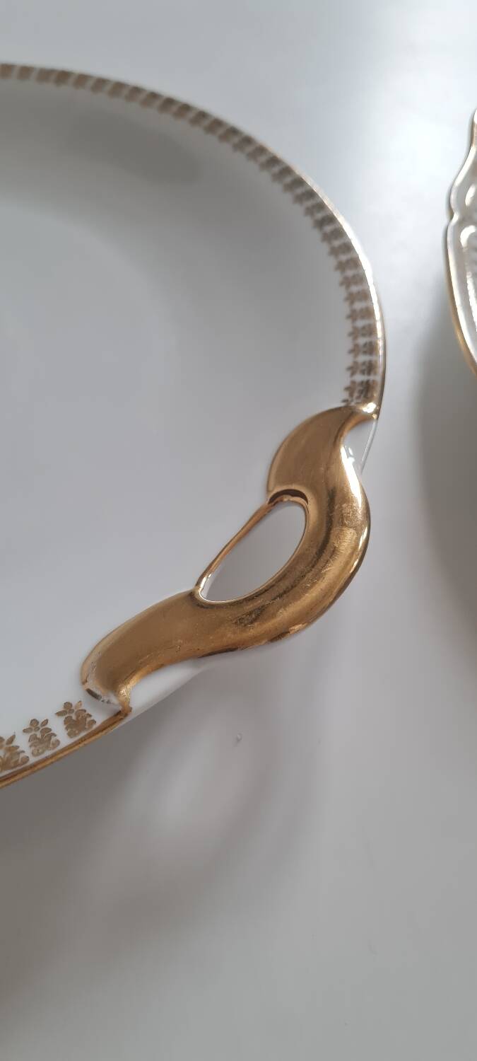 Pair of porcelain cake dishes