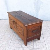 Coffre style Louis XIII en chêne, époque XXIème