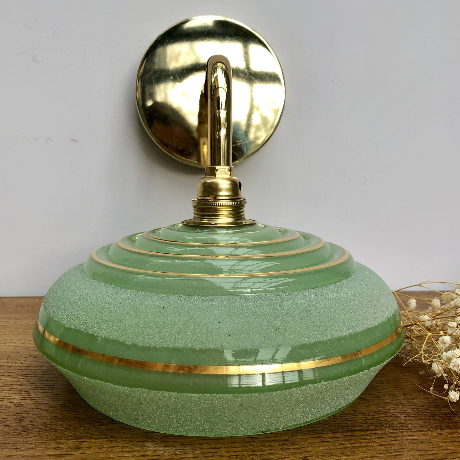 Vintage wall lamp in green and gold frosted glass