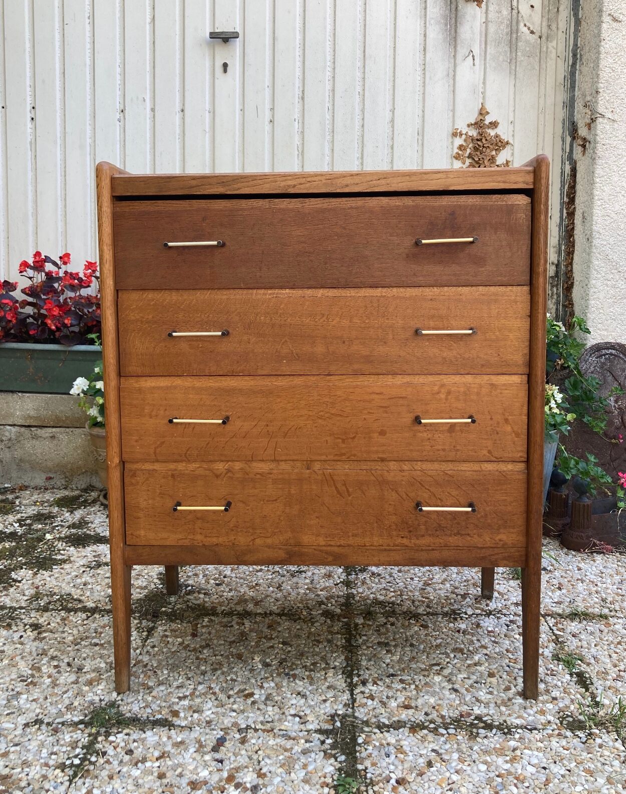 Vintage dresser compass feet