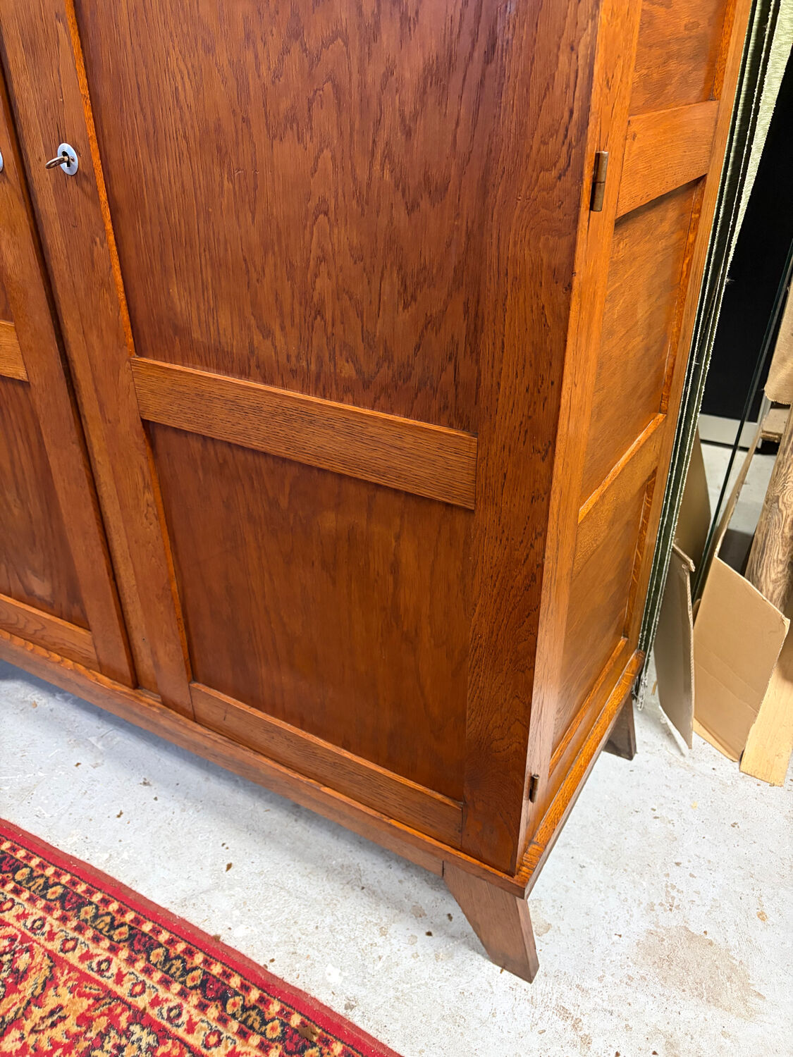 René Gabriel designed wardrobe shoulder reconstruction.