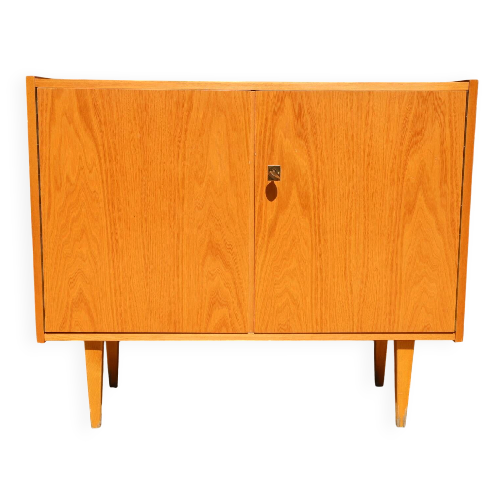 Light wood sideboard with 2 doors