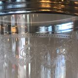 Former ice bucket with serious edging