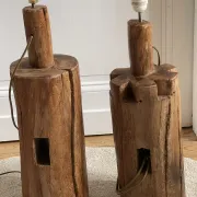 Lampe brutaliste en bois