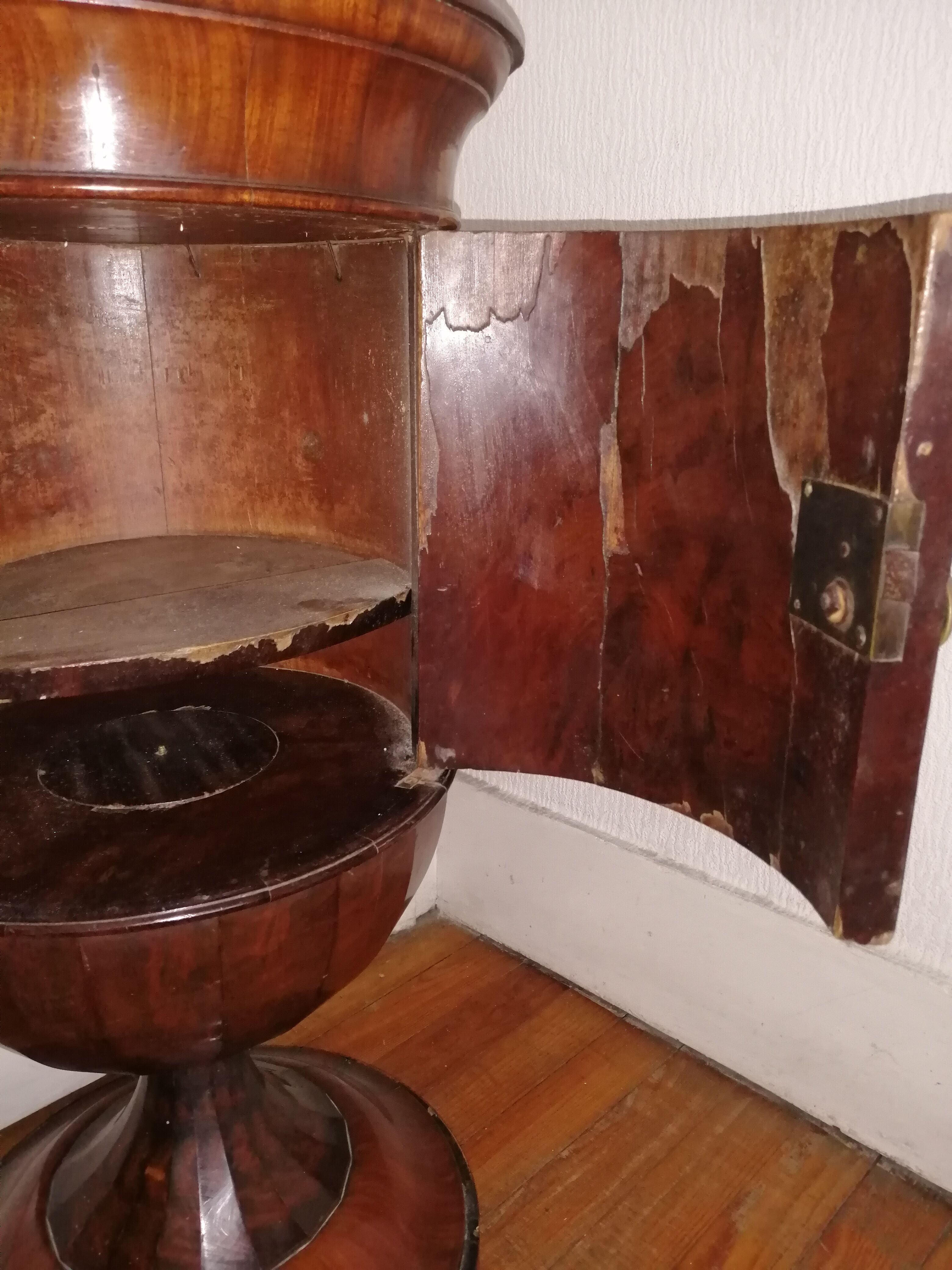 Jardiniere d'intérieur du 19ème en acajou