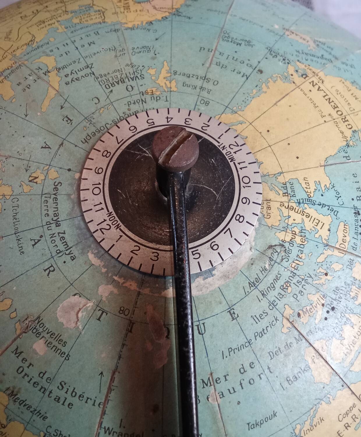 Old terrestrial globe world map Taride metal feet