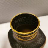 Small ceramic vase, designed by Nils Thorsson for Aluminia/Royal Copenhagen in the 1950-60s.