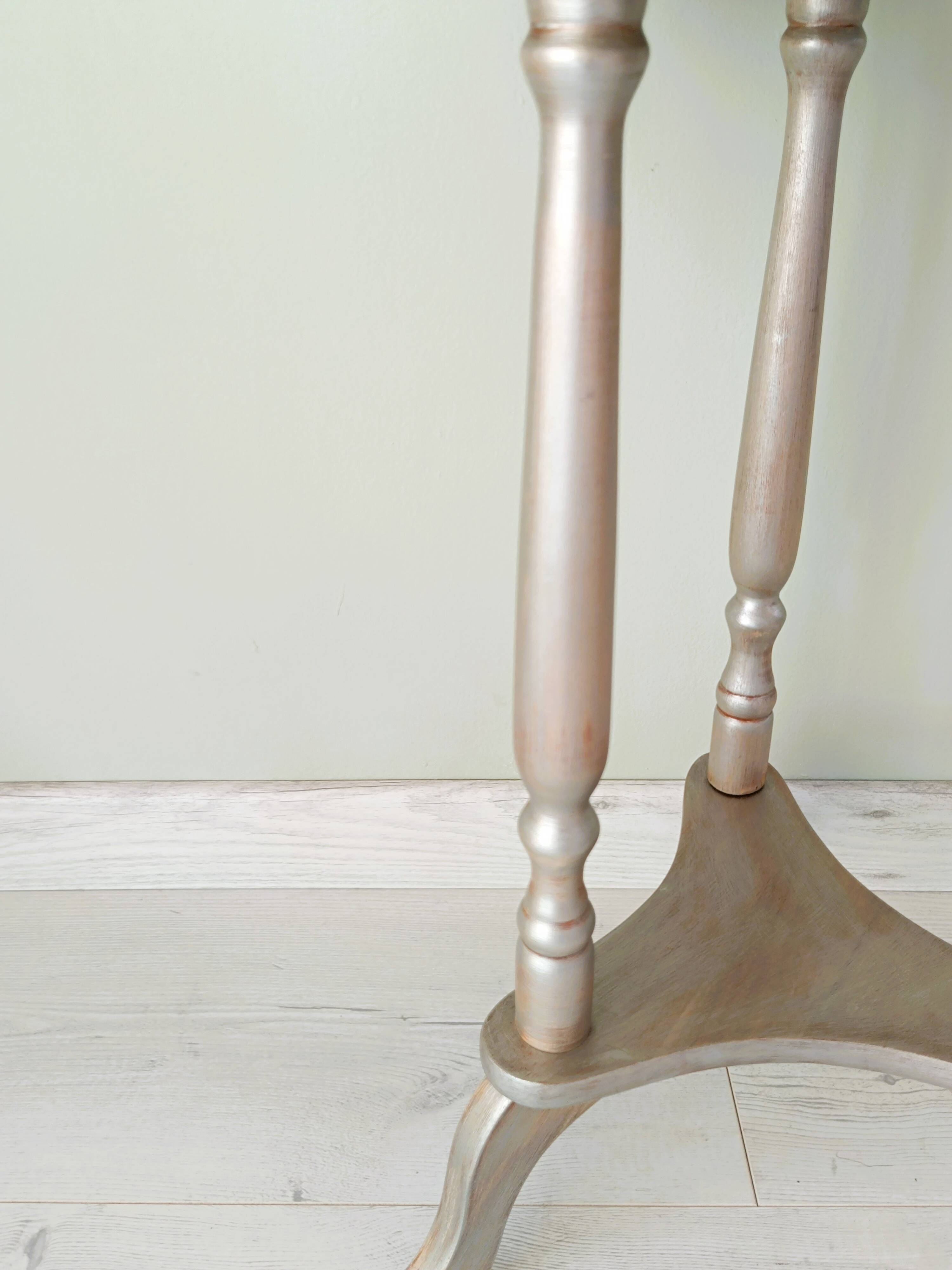 Small Louis XVI style pedestal table