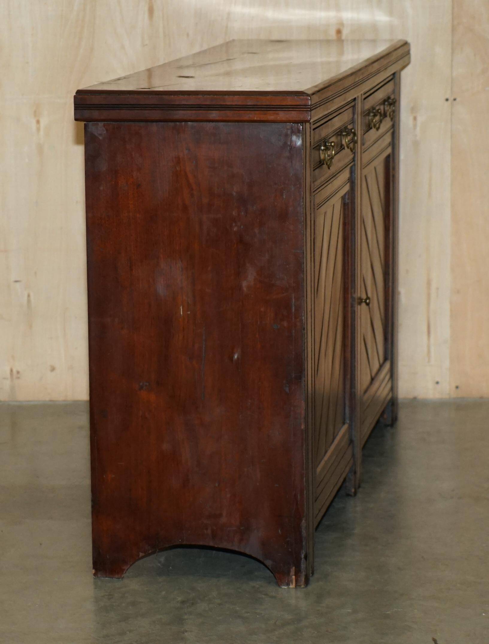 Victorian English oak rustic buffet circa 1880 with drawers.