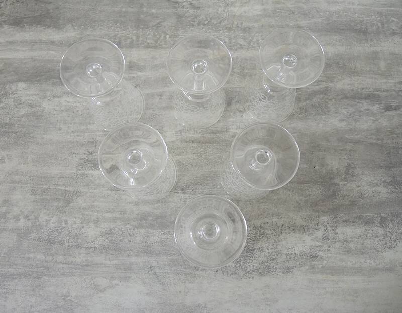 6 Old White Arabesque Pattern Stemmed Glasses H 11 cm