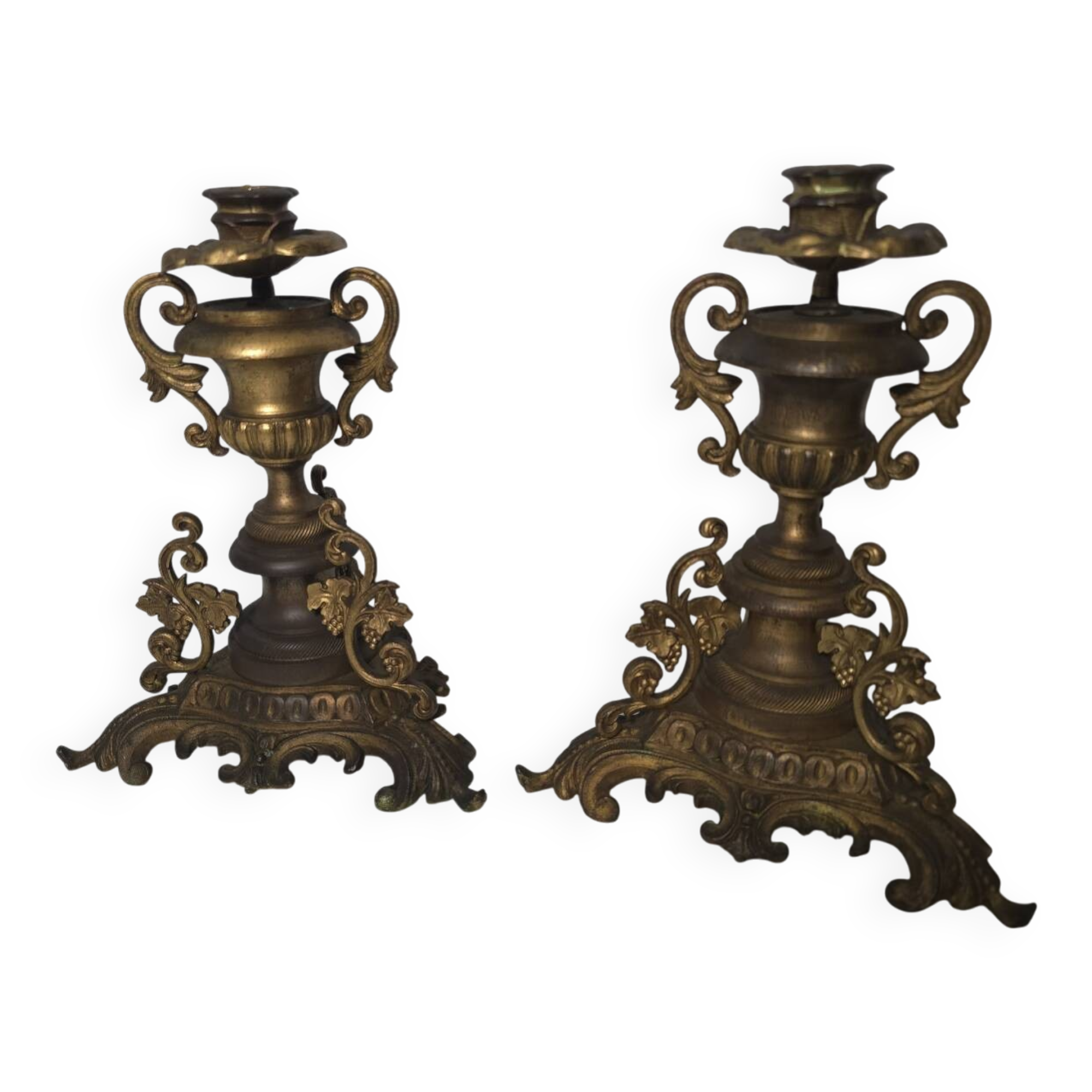 Bougeoirs en bronze avec grappes de raisins (la paire )