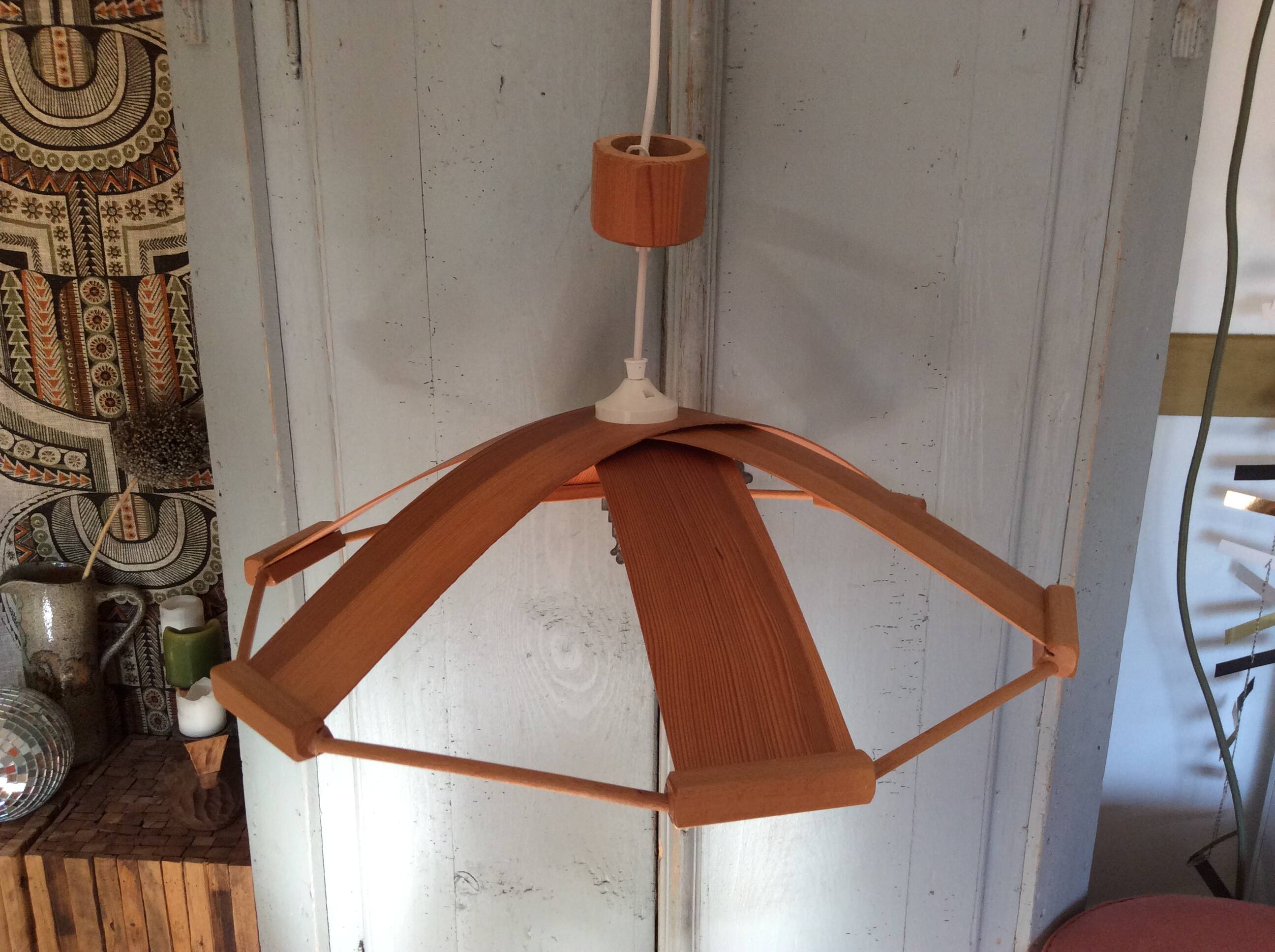 Wooden suspension