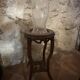 Sellette en bois sculpté, plateau en marbre rose