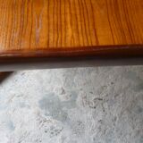 Scandinavian round table