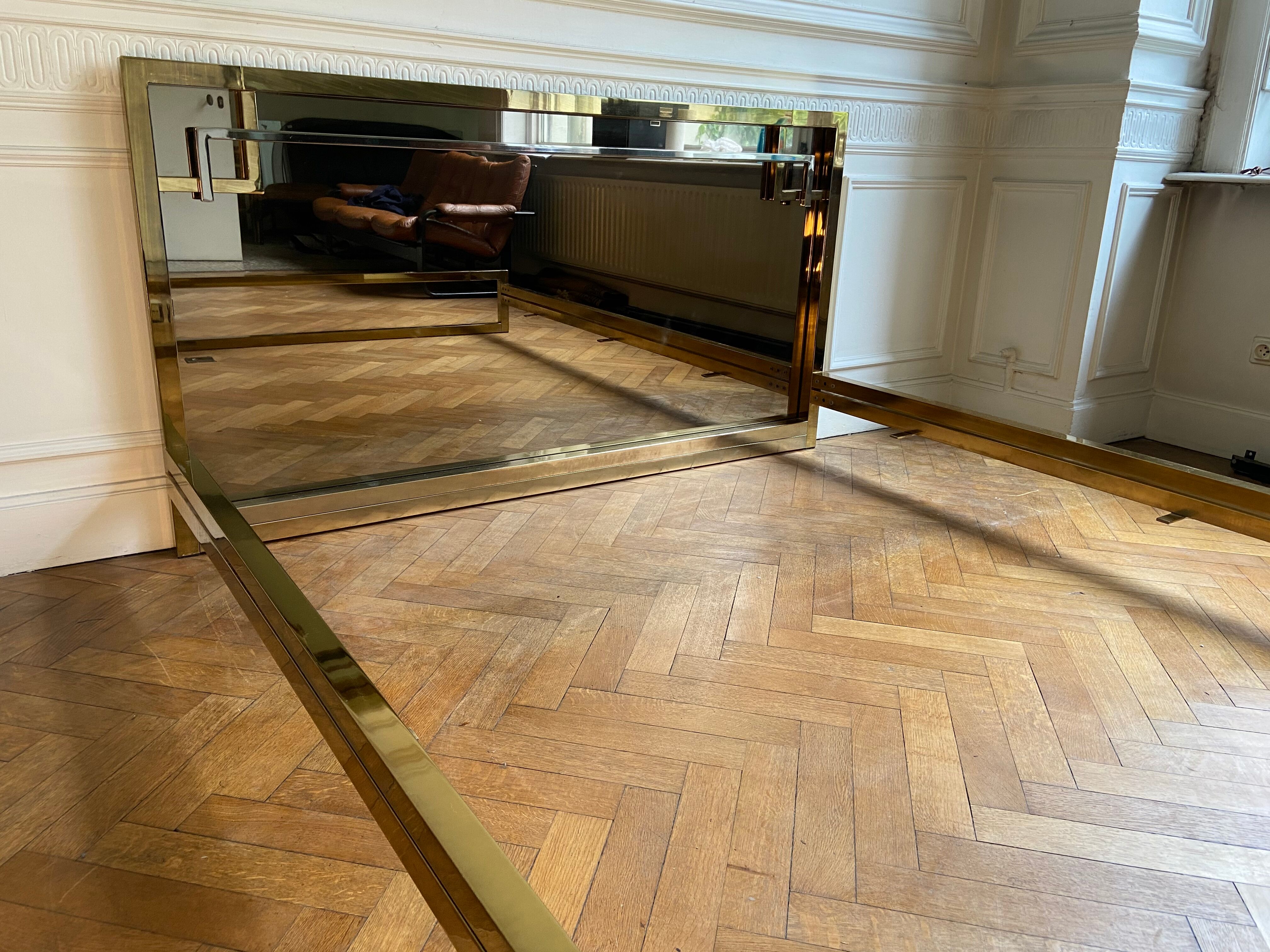 Belgo Chrom bed in gold metal and bronze mirrored headboard, 1970