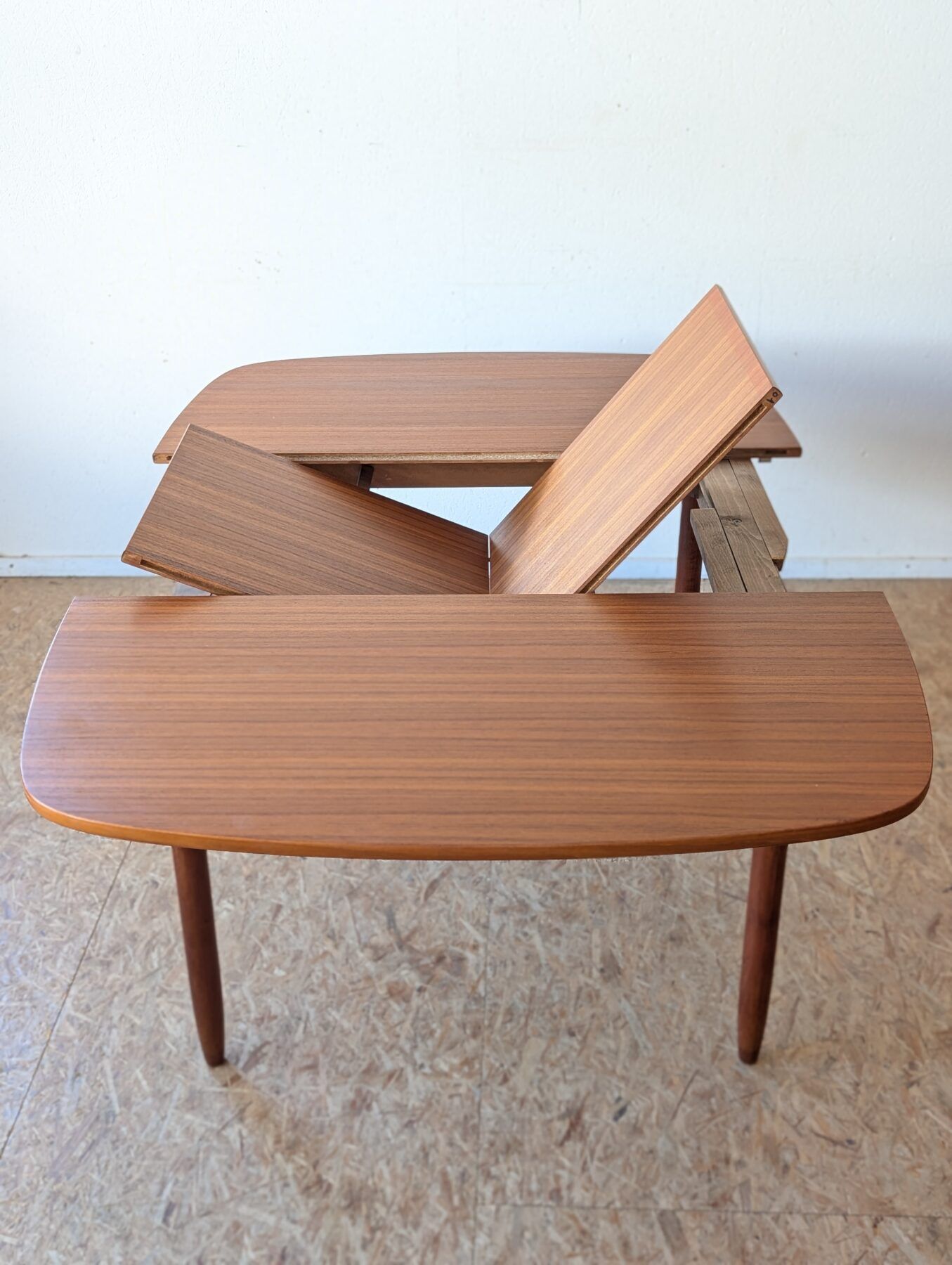 Table carrée teck scandinave extensible années 60