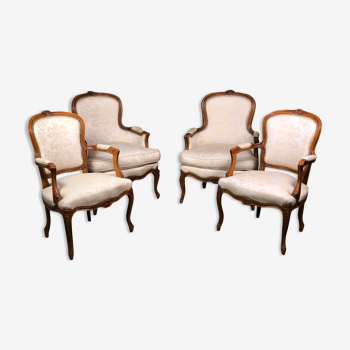 2 bergères et 2 fauteuils style louis XV noyer sculpté et tissu